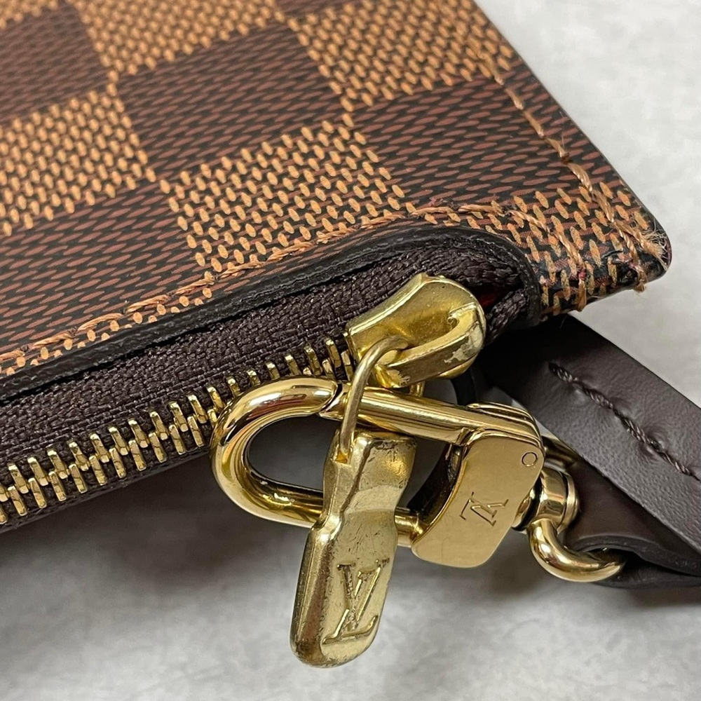 SOLD❌Authentic Neverfull DE MM/GM Pouch in Red Interior - Picture 9 of 16